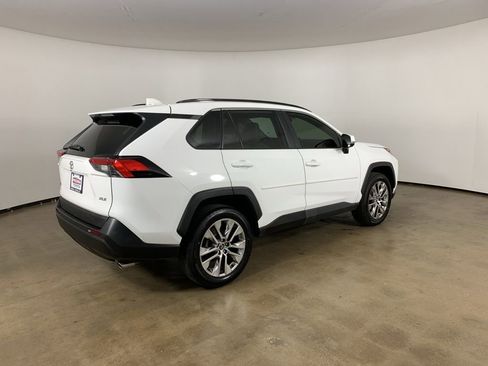 Used 2020 Toyota RAV4 XLE Premium FWD image 8