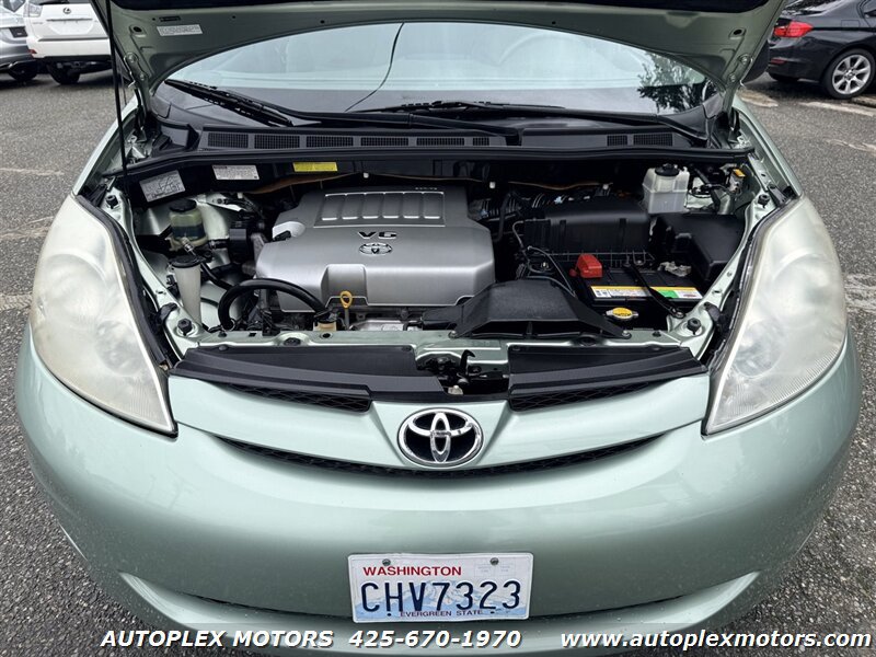 Used 2008 Toyota Sienna LE w/ Towing Prep Pkg AWD/4WD image 23