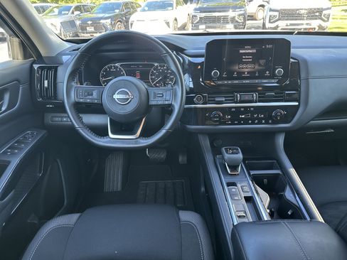 Used 2024 Nissan Pathfinder SV FWD image 20