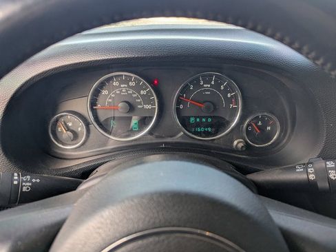 Used 2014 Jeep Wrangler Unlimited Rubicon w/ Connectivity Group image 19