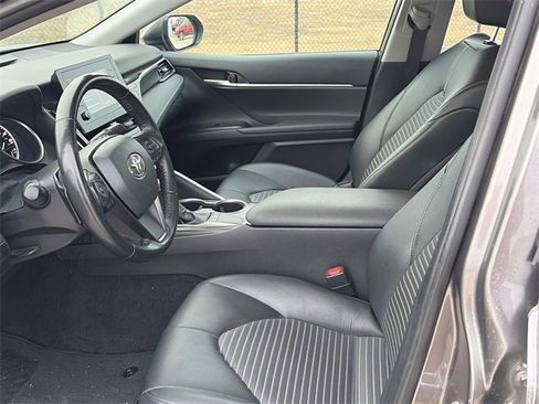 Used 2024 Toyota Camry SE image 14