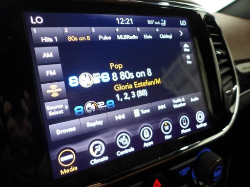 Used 2021 Jeep Grand Cherokee Overland AWD/4WD image 27