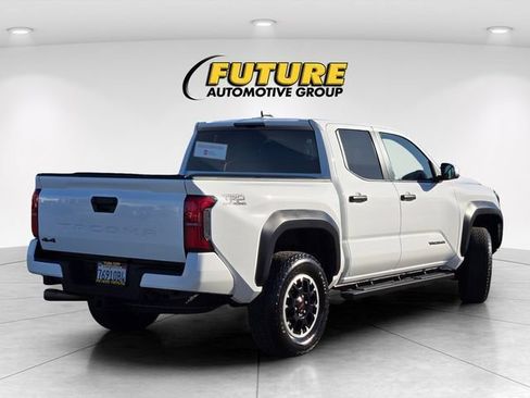 Used 2024 Toyota Tacoma TRD Off-Road AWD/4WD image 5