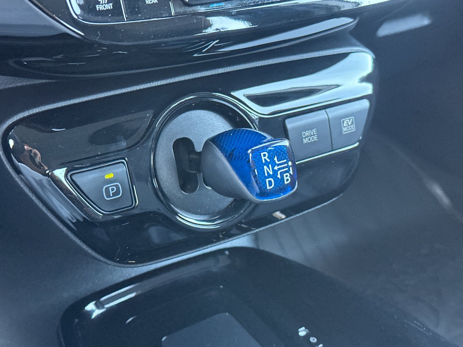 Used 2019 Toyota Prius XLE AWD/4WD image 21