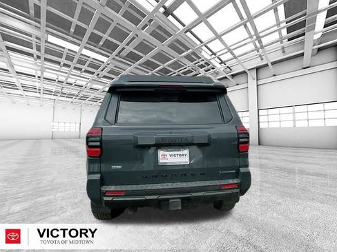 Certified 2025 Toyota 4Runner TRD Off-Road Premium image 4