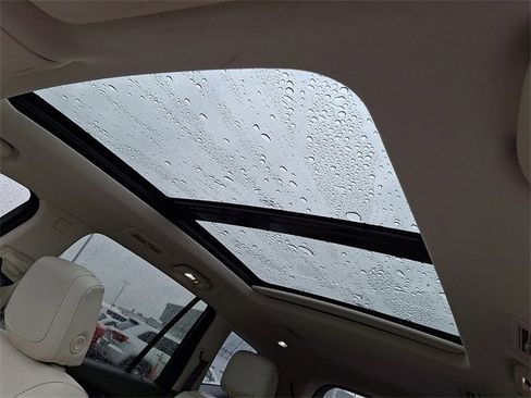 Certified 2023 Cadillac XT6 Premium Luxury image 12