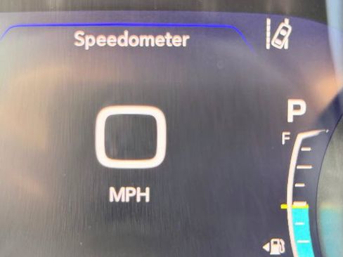 Used 2020 Chrysler Pacifica Touring-L w/ Tire & Wheel Group FWD image 22