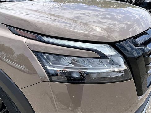Used 2024 Nissan Pathfinder Platinum w/ Black Appearance Package AWD/4WD image 40