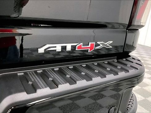 Used 2026 GMC Sierra 2500 AT4X AWD/4WD image 9