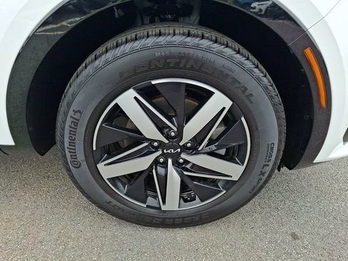 Used 2023 Kia Sorento S FWD image 8