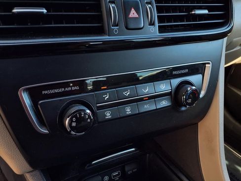 Used 2016 Kia Optima LX image 9