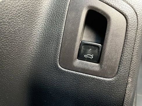 Used 2023 Volkswagen Atlas SEL R-Line image 25