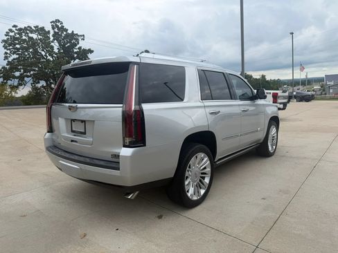 Used 2016 Cadillac Escalade Platinum AWD/4WD image 9