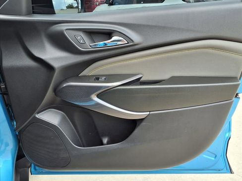 Used 2025 Chevrolet Trax ACTIV FWD image 10