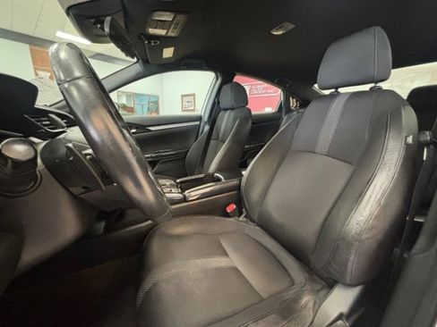 Used 2019 Honda Civic Sport image 9