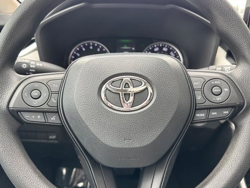 Certified 2022 Toyota RAV4 XLE image 28
