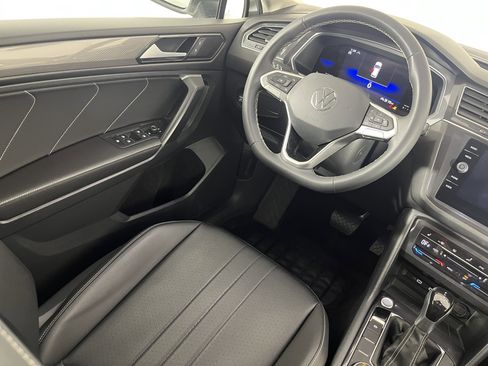 Certified 2022 Volkswagen Tiguan SE AWD/4WD image 9