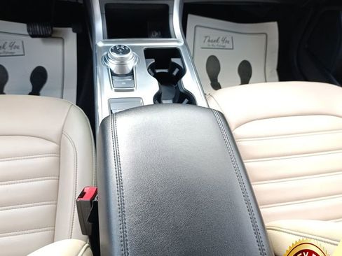 Used 2022 Ford Edge SEL image 29