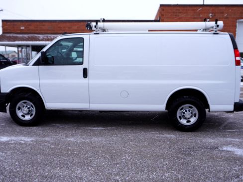 Used 2022 Chevrolet Express 2500 w/ Driver Convenience Package image 2