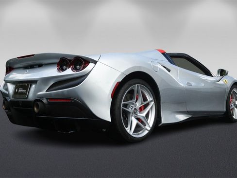 Certified 2021 Ferrari F8 Tributo image 3