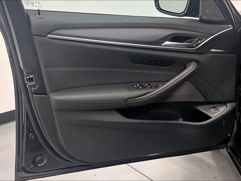 Used 2023 BMW 530i xDrive AWD/4WD image 18