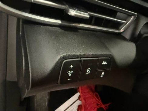 Used 2022 Hyundai Elantra SE FWD image 38