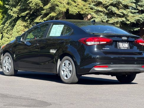 Used 2017 Kia Forte LX FWD image 6