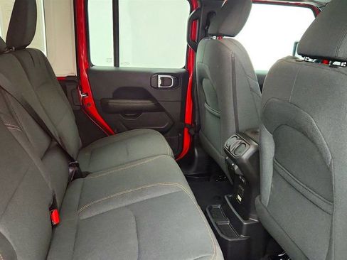 Used 2025 Jeep Wrangler Unlimited Sahara w/ Safety Group AWD/4WD image 22