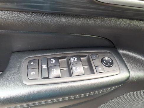 Used 2021 Jeep Grand Cherokee Laredo X image 12