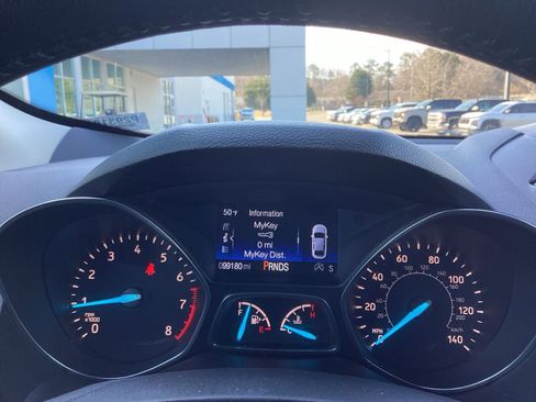 Used 2019 Ford Escape Titanium image 9