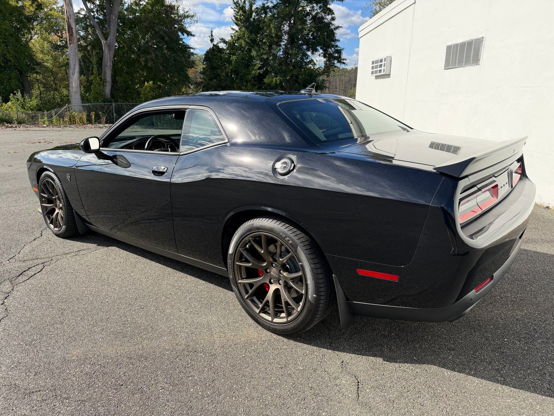 Used 2015 Dodge Challenger SRT Hellcat RWD image 4
