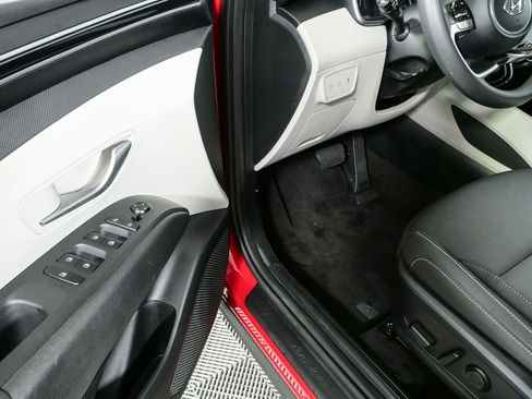 Used 2023 Hyundai Tucson SEL FWD image 7