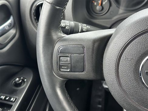 Used 2014 Jeep Patriot Latitude image 21