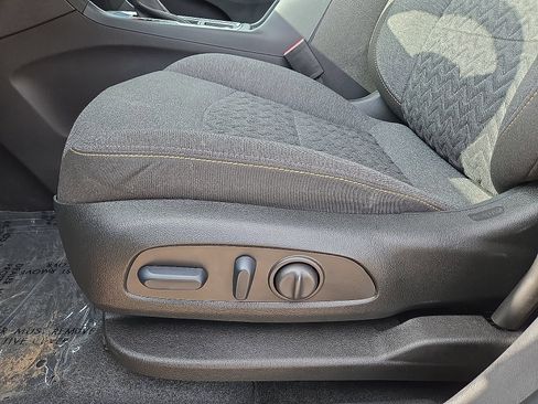 Used 2024 Chevrolet Equinox LT AWD/4WD image 25