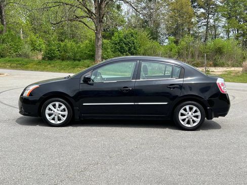 Used 2010 Nissan Sentra 2.0 SL w/ Premium Plus Pkg image 3