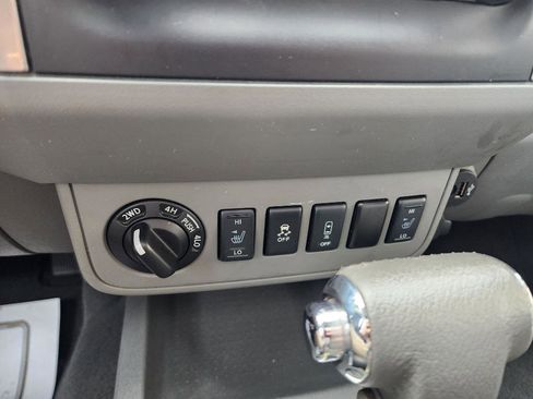Used 2019 Nissan Frontier SL image 18
