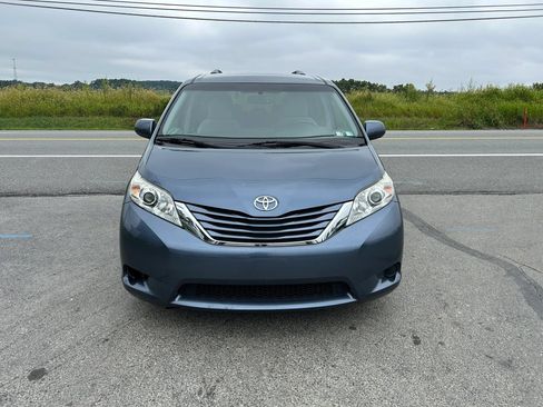 Used 2015 Toyota Sienna XLE FWD image 5