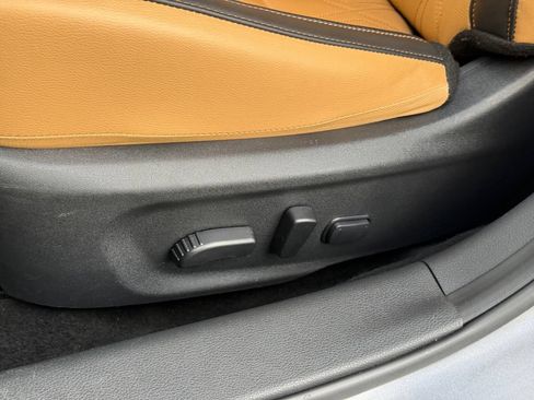 Used 2025 Nissan Sentra SV w/ SV Premium Package FWD image 11