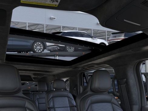 New 2026 Lincoln Navigator L Black Label AWD/4WD image 21