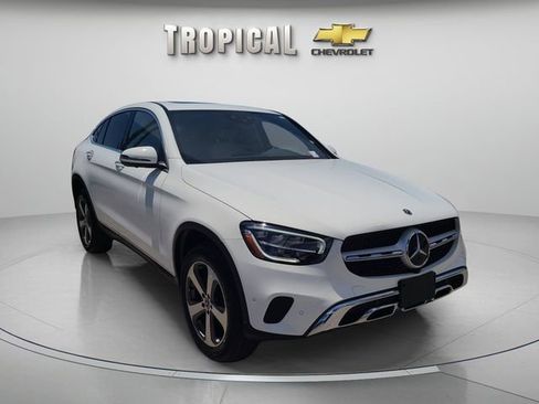 Used 2023 Mercedes-Benz GLC 300 4MATIC Coupe image 4