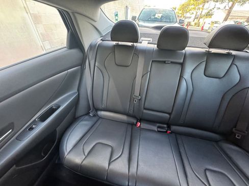 Used 2025 Hyundai Elantra Limited image 41