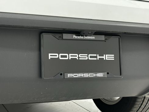 Certified 2024 Porsche Macan image 61