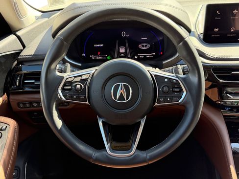 Used 2023 Acura MDX SH-AWD w/ Advance Package image 11