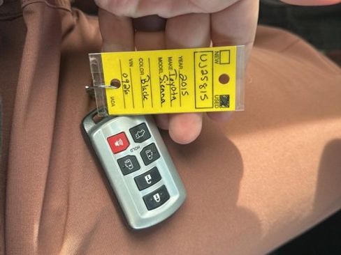 Used 2015 Toyota Sienna Limited Premium image 27