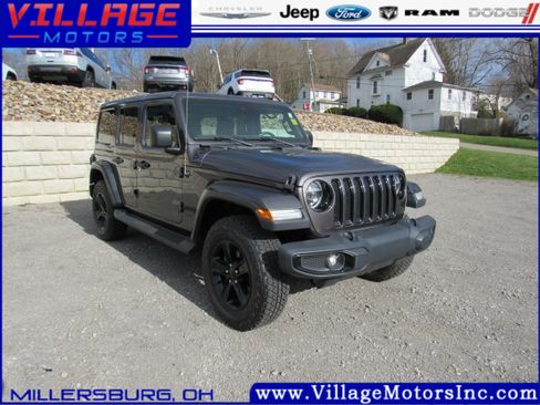 Used 2021 Jeep Wrangler Unlimited Sahara image 3