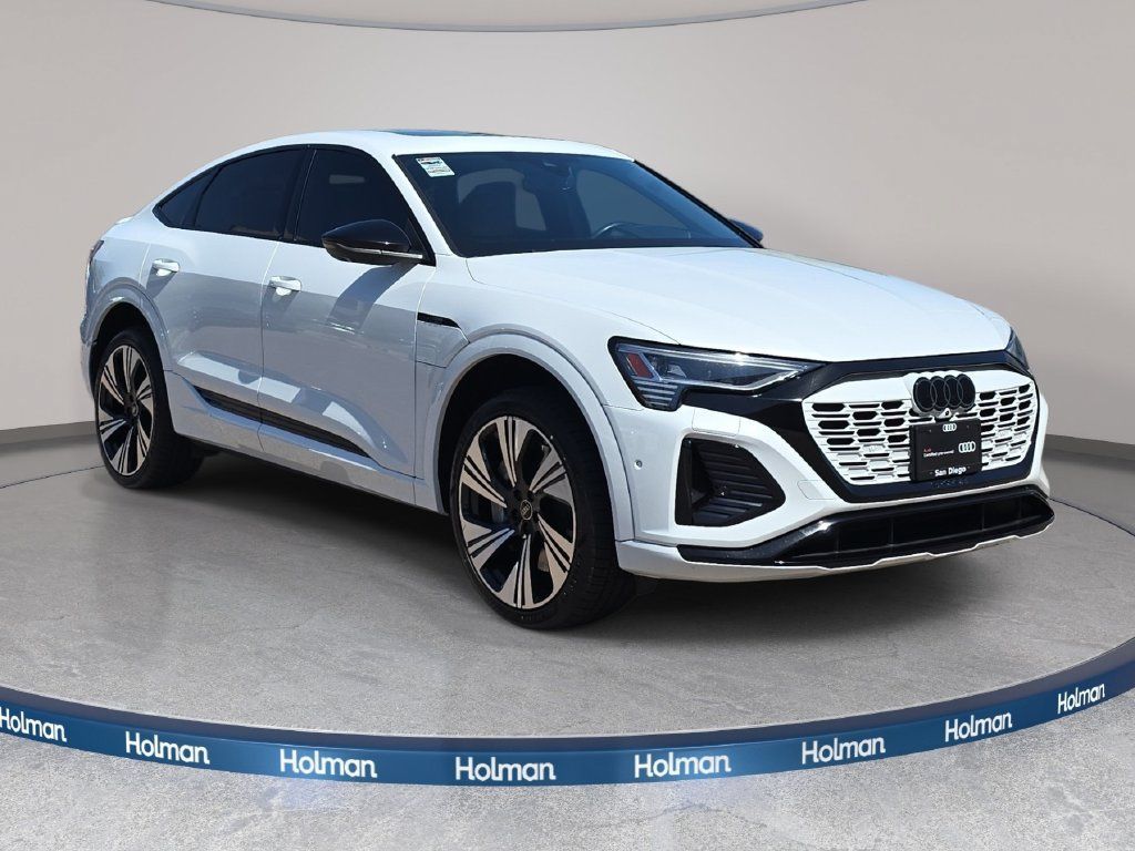 Certified 2024 Audi Q8 e-tron Prestige AWD/4WD image 3