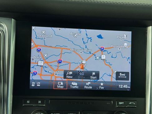 Used 2018 Porsche Macan GTS image 28