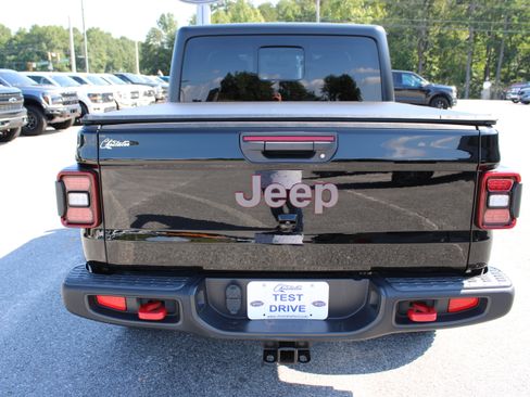Used 2022 Jeep Gladiator Rubicon w/ LED Lighting Group AWD/4WD image 6
