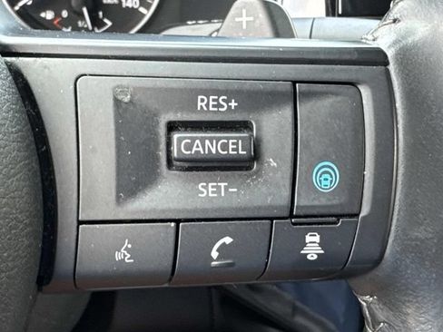 Used 2024 Nissan Pathfinder SV FWD image 27