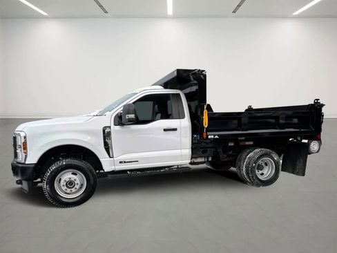 Used 2024 Ford F350 XL image 2